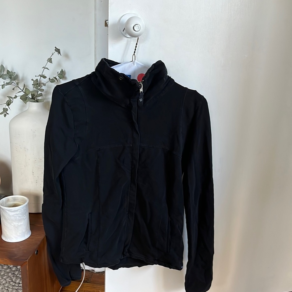 Satva zip up
